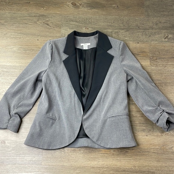 Bar III Jackets & Blazers - Bar III Women’s Grey Black Blazer, size Medium